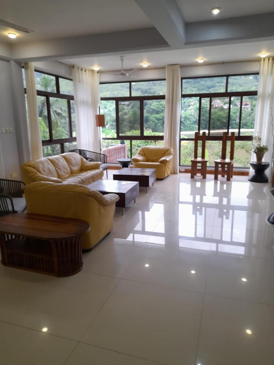 Bayview Villa -Sea Side Villa 昂斯布瓦洛 外观 照片